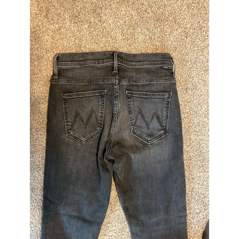 Mother Denim "The Weekender Flare Fray Hem Jean. Black Washed Denim. Size 27 - Picture 6 of 7